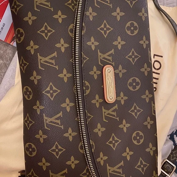 Louis Vuitton Brown Monogram Crossbody Bag - Picture 2 of 9